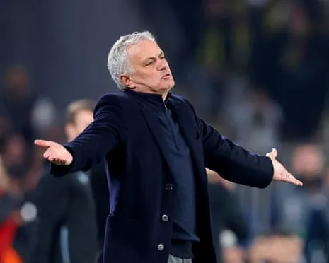 SL Benfica Pursuing Discussions to Bring In José Mourinho After Sacking of Lage