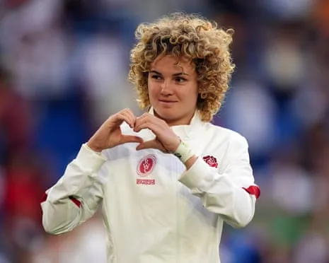 England's Ellie Kildunne and Botterman Ready to Take On France in Last Four Clash