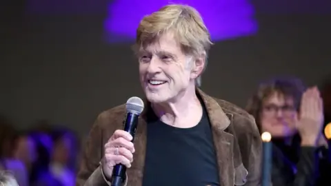 Robert Redford: The Enthralling Performer Whose Charisma Illuminated Tinseltown