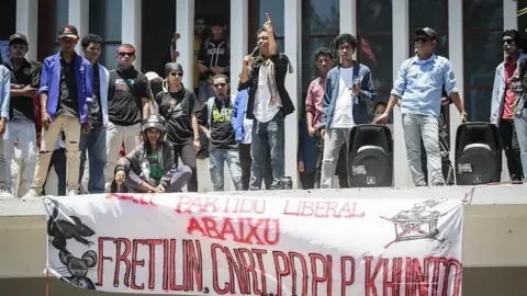 Timor-Leste Abandons Plan to Grant Free Automobiles for Lawmakers Following Large-Scale Public Outcry