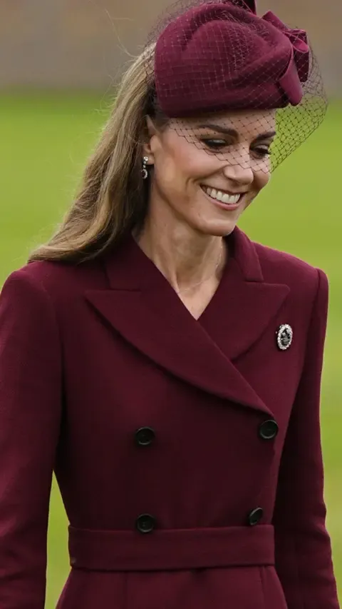 Melania’s Headpiece, Kate’s Feather Brooch and Other Remarkable Outfits So Far