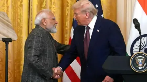 The nation and United States Aim for Breakthrough in Full-Day Trade Talks